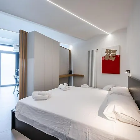 Apartament On Canvas Near The Of Ferrari